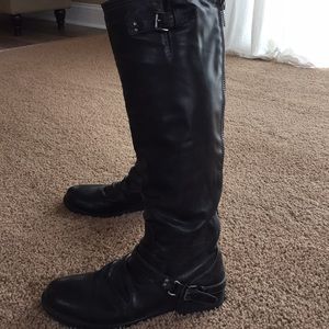 Charcoal gray Madden girl boots